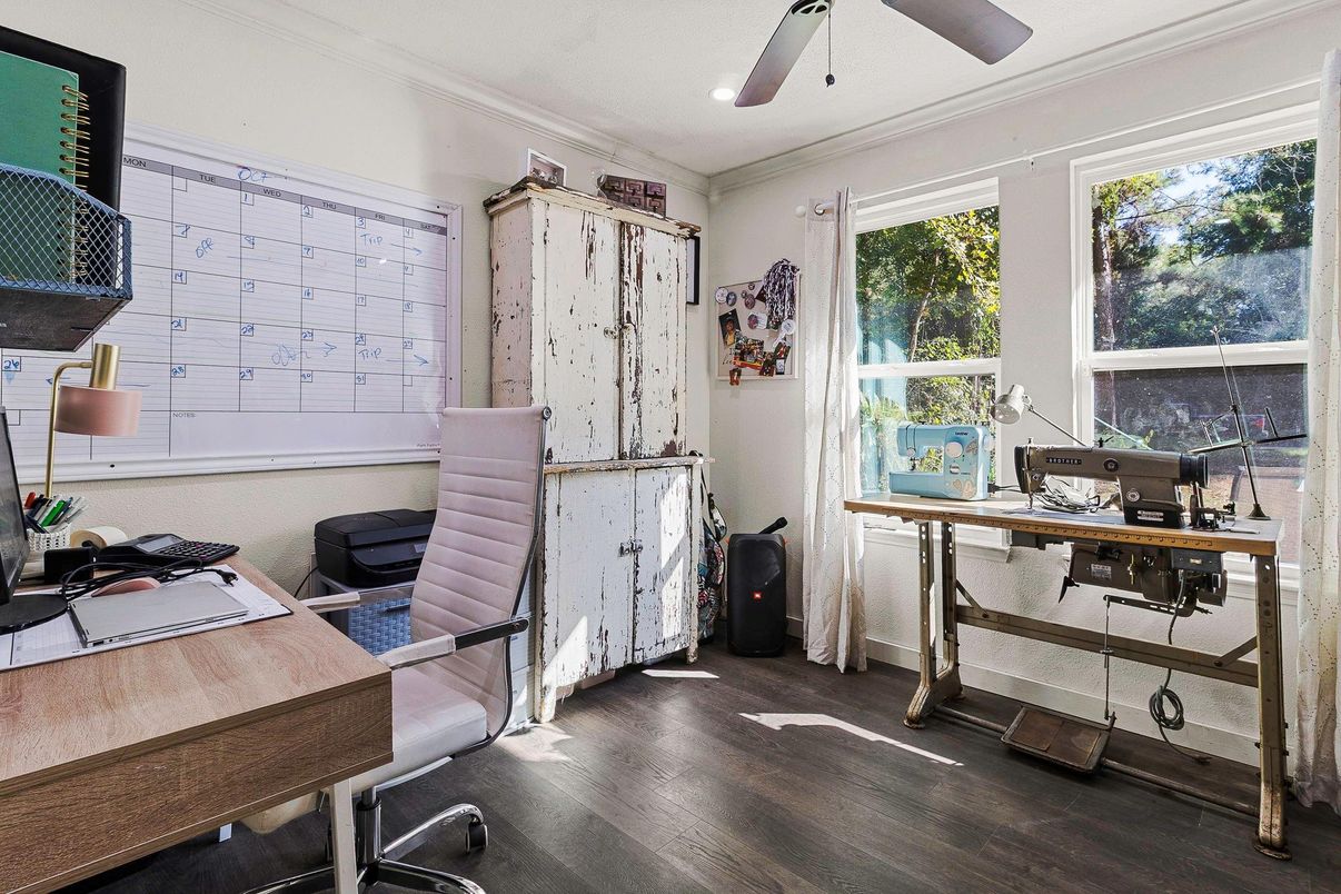 Home Office, Interior, Recessed Lighting, Wood Texture Flooring