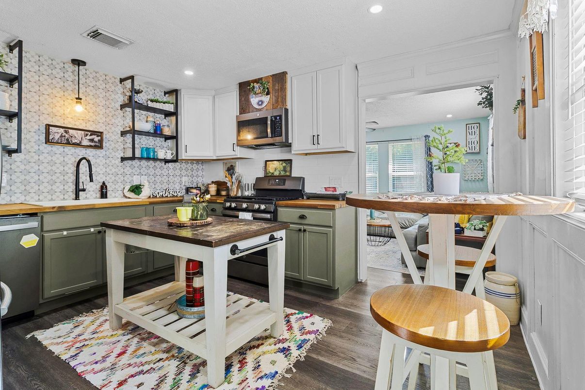 Interior, Kitchen, Pendant Lights, Recessed Lighting, Stone Walls, Wood Texture Flooring