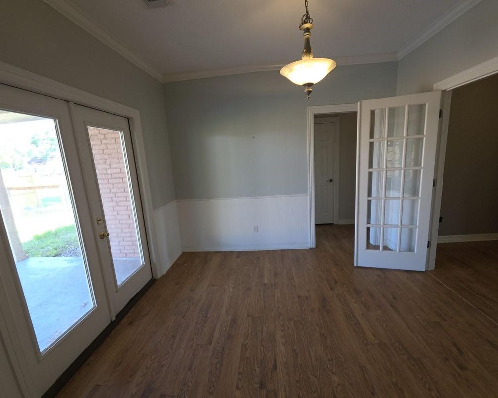 Empty room, Interior, Pendant Lights, Wood Texture Flooring