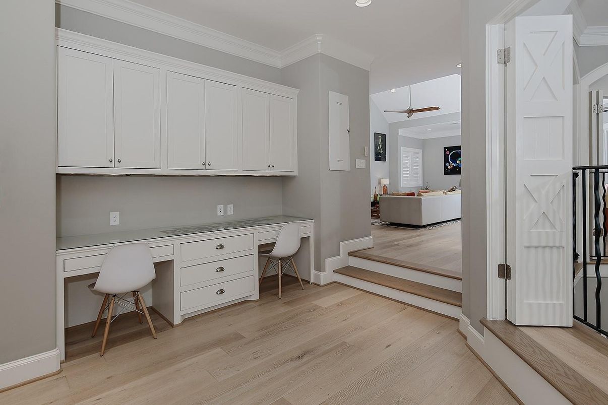 Home Office, Interior, Recessed Lighting, Wood Texture Flooring