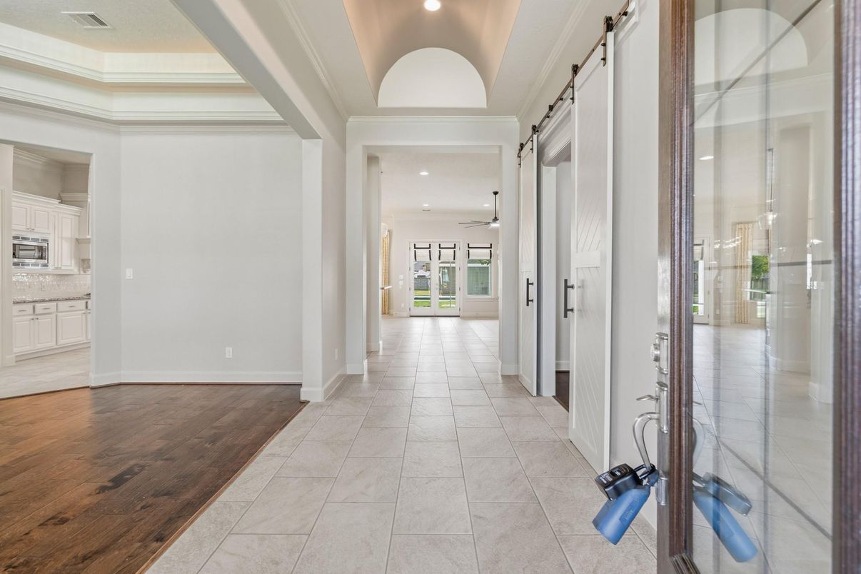 Interior, Recessed Lighting, Wood Texture Flooring