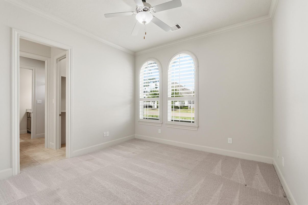 Empty room, Interior