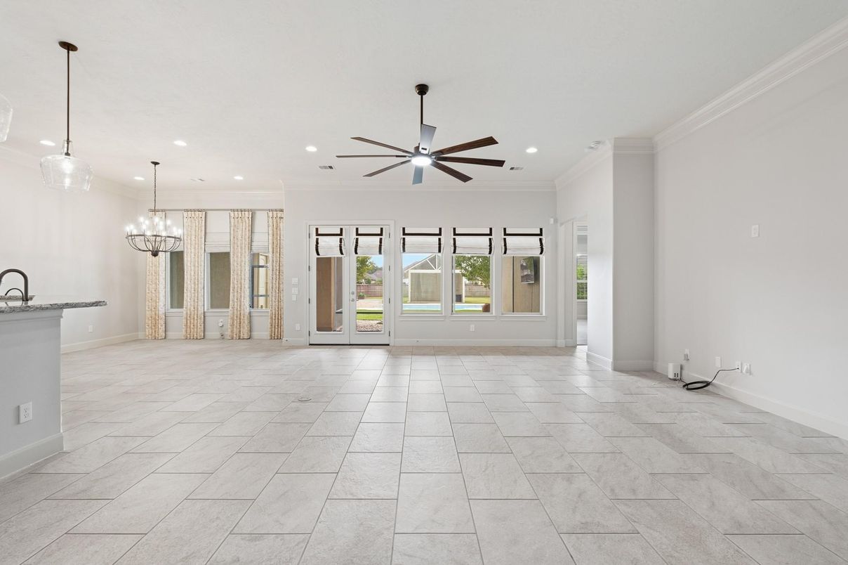 Chandelier, Empty room, Interior, Pendant Lights, Recessed Lighting