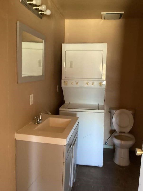 Bathroom, Interior, Utility Closets, Washer, Wood Texture Flooring