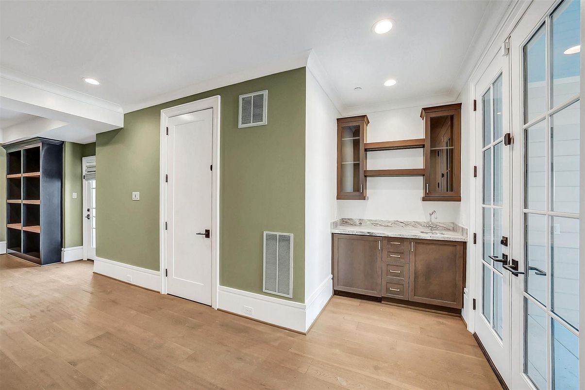 Interior, Recessed Lighting, Wood Texture Flooring