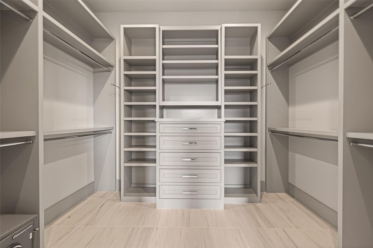 Interior, Walk-in Closets
