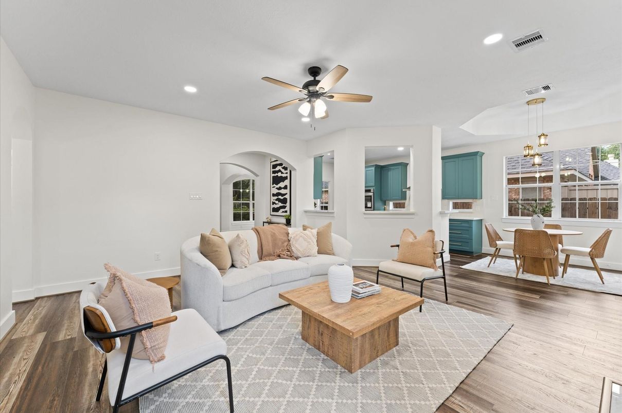 Dining room, Interior, Living room, Pendant Lights, Recessed Lighting, Wood Texture Flooring