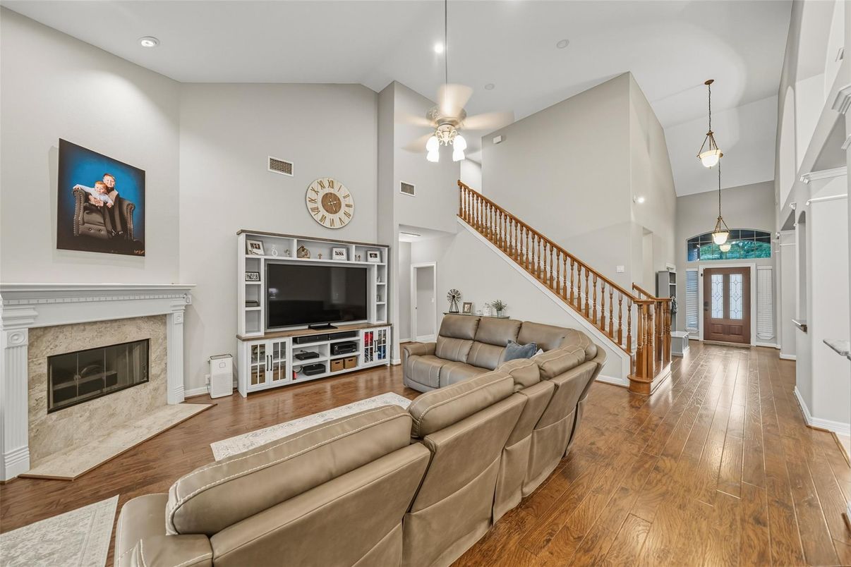 Fireplace, Interior, Living room, Pendant Lights, Recessed Lighting, Wood Texture Flooring