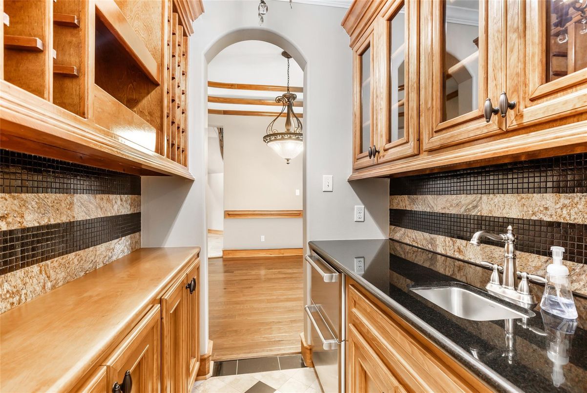 Interior, Kitchen, Pendant Lights, Wood Texture Flooring