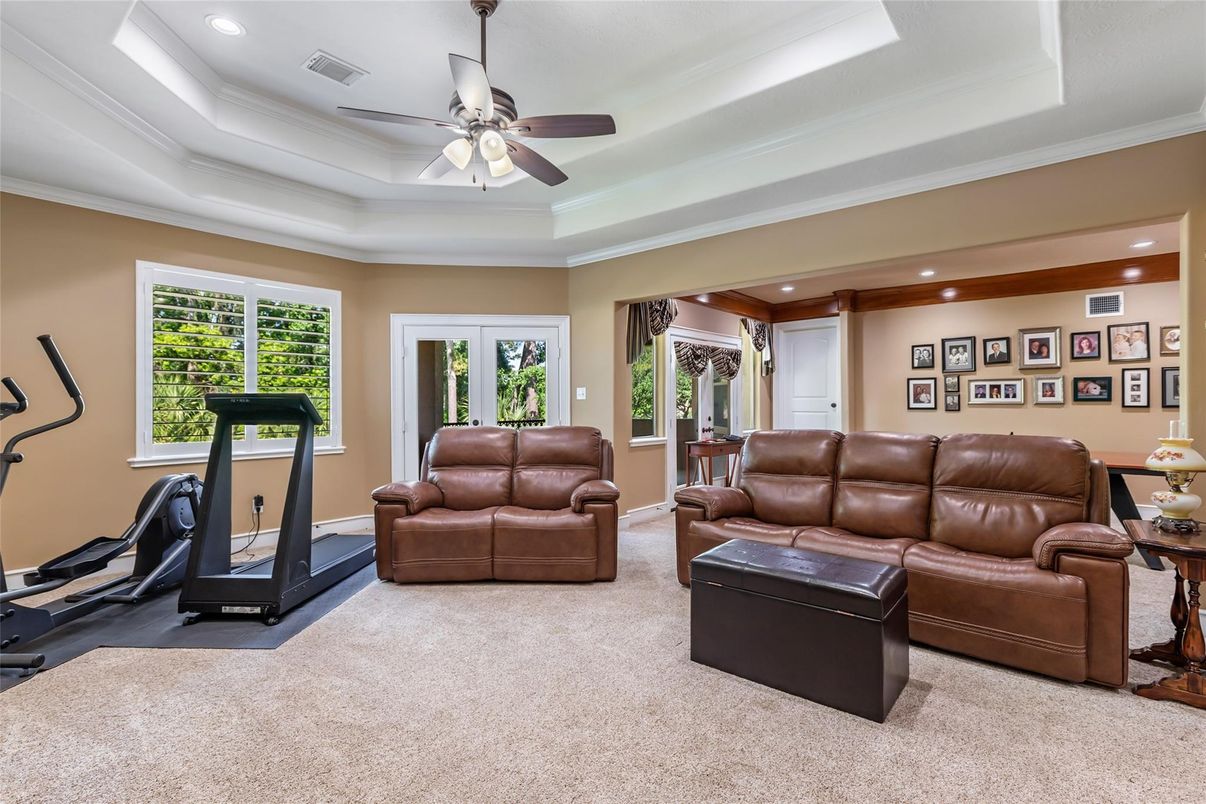 Fitness Equipment, Interior, Living room, Recessed Lighting