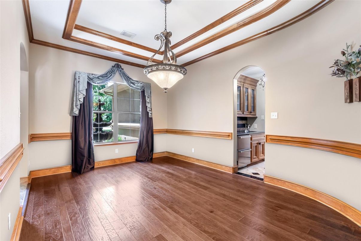 Interior, Pendant Lights, Wood Texture Flooring