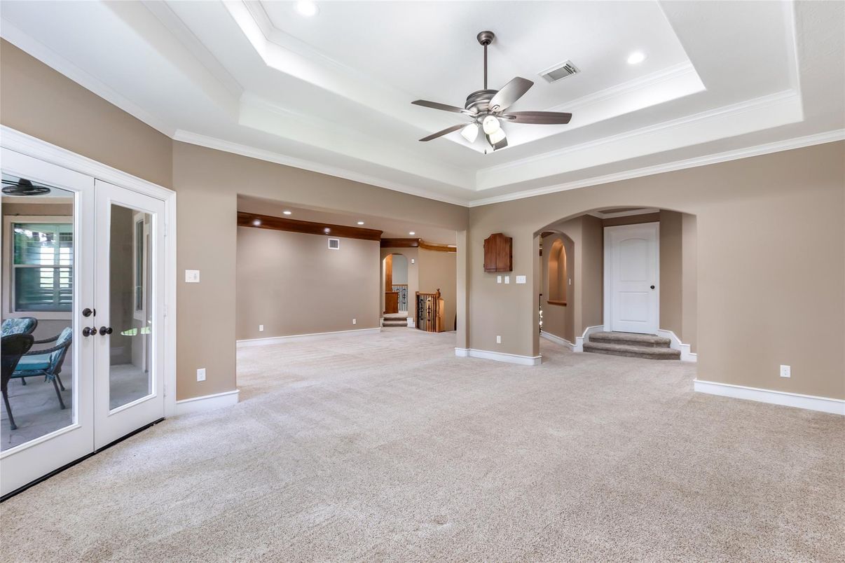 Empty room, Interior, Recessed Lighting