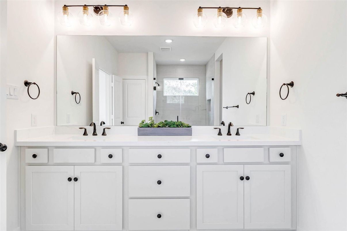 Bathroom, Dual Sink Vanities, Interior
