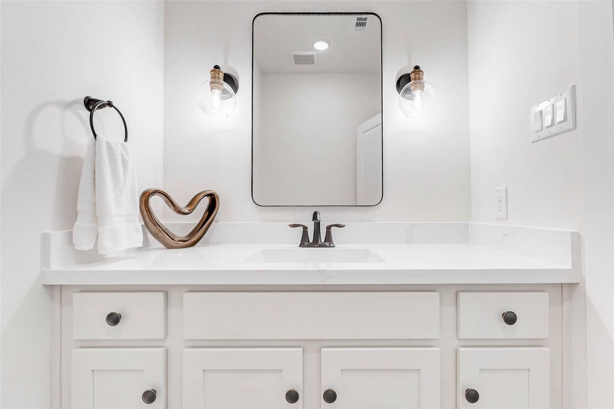 Bathroom, Dual Sink Vanities, Interior, Recessed Lighting