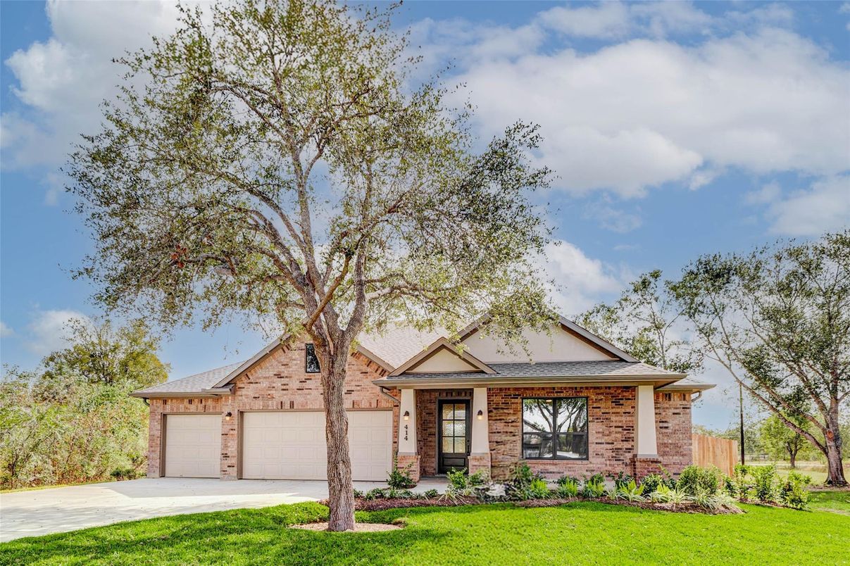 Attached, Exterior, Facade, Brick Facade, Brick Traditional