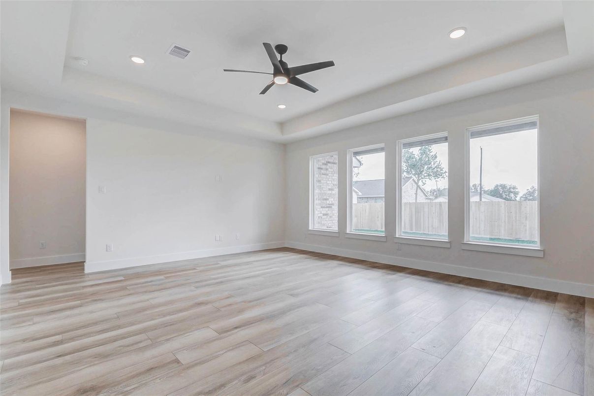 Empty room, Interior, Recessed Lighting, Wood Texture Flooring