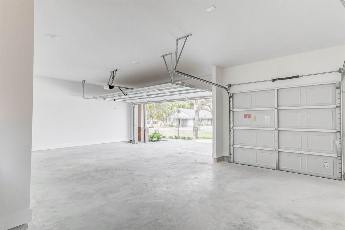 Garage, Interior