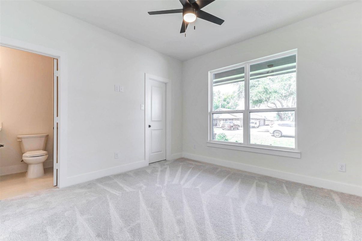 Bathroom, Empty room, Interior