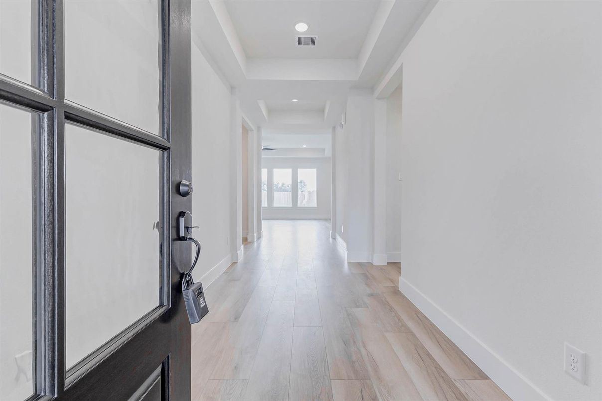 Interior, Recessed Lighting, Wood Texture Flooring