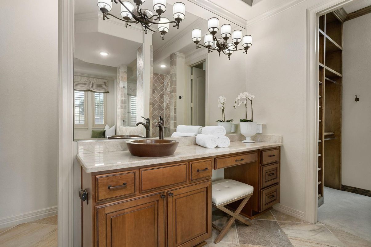 Bathroom, Dual Sink Vanities, Interior, Recessed Lighting