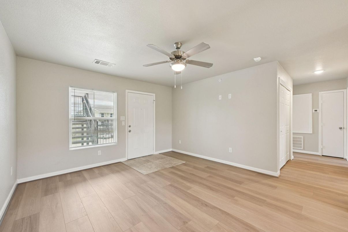 Empty room, Interior, Recessed Lighting, Wood Texture Flooring
