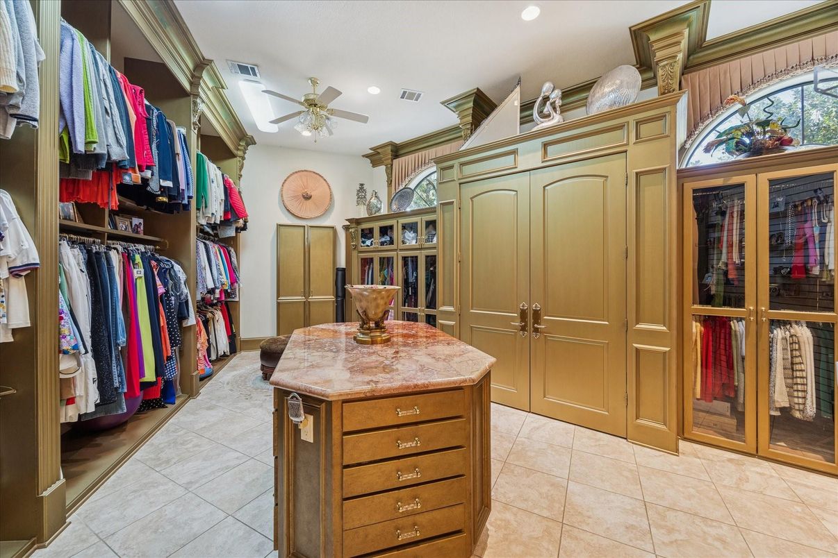 Interior, Recessed Lighting, Walk-in Closets