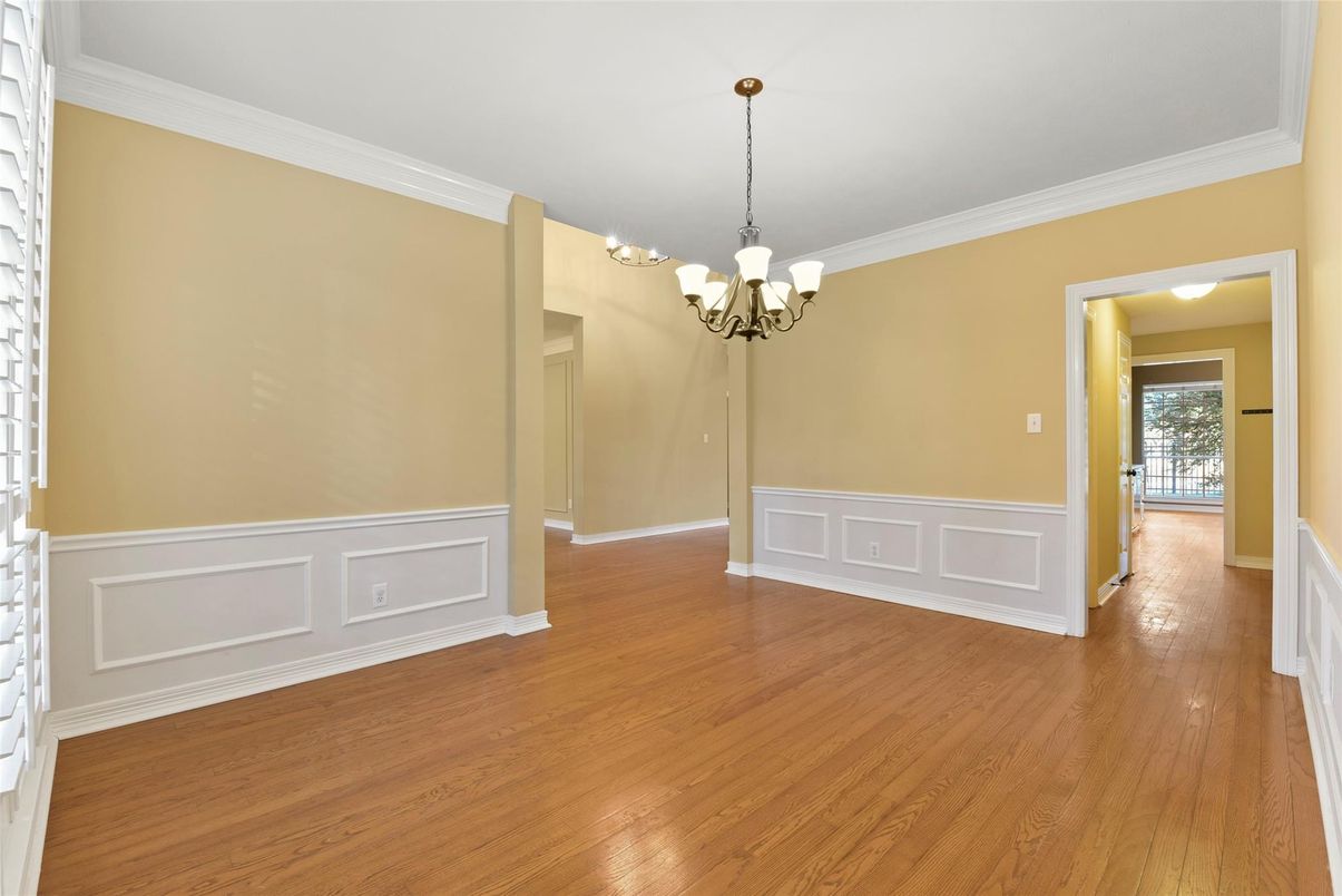 Chandelier, Empty room, Interior, Wood Texture Flooring