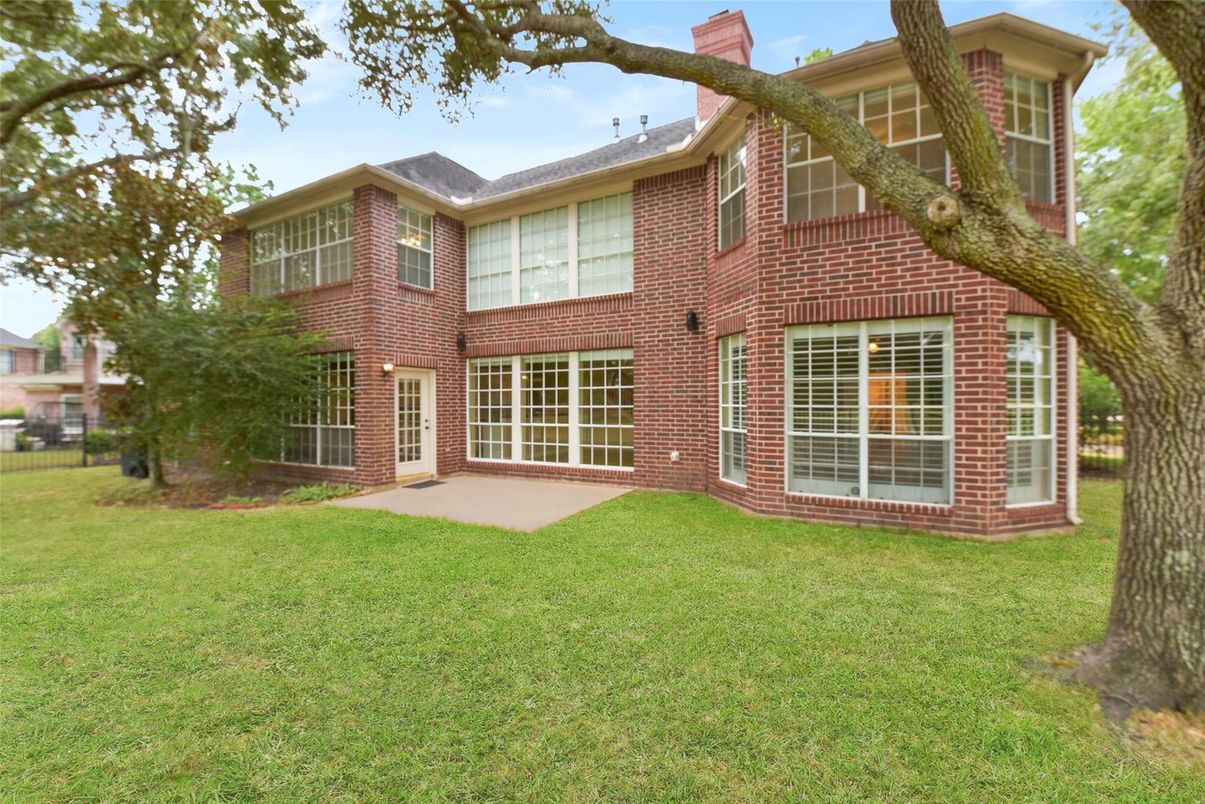 Backyard, Exterior, Facade, Brick Facade, Georgian