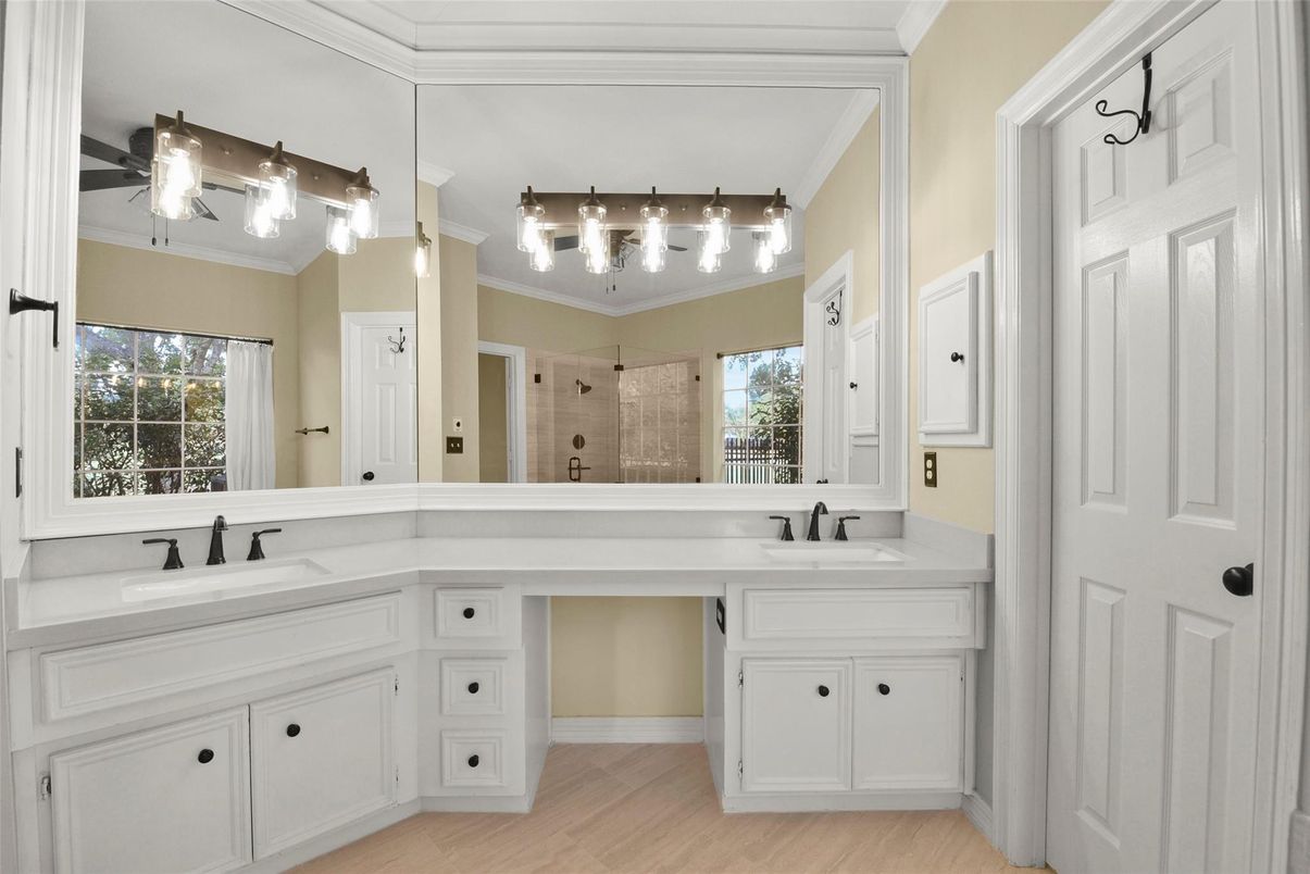 Bathroom, Dual Sink Vanities, Interior, Wood Texture Flooring