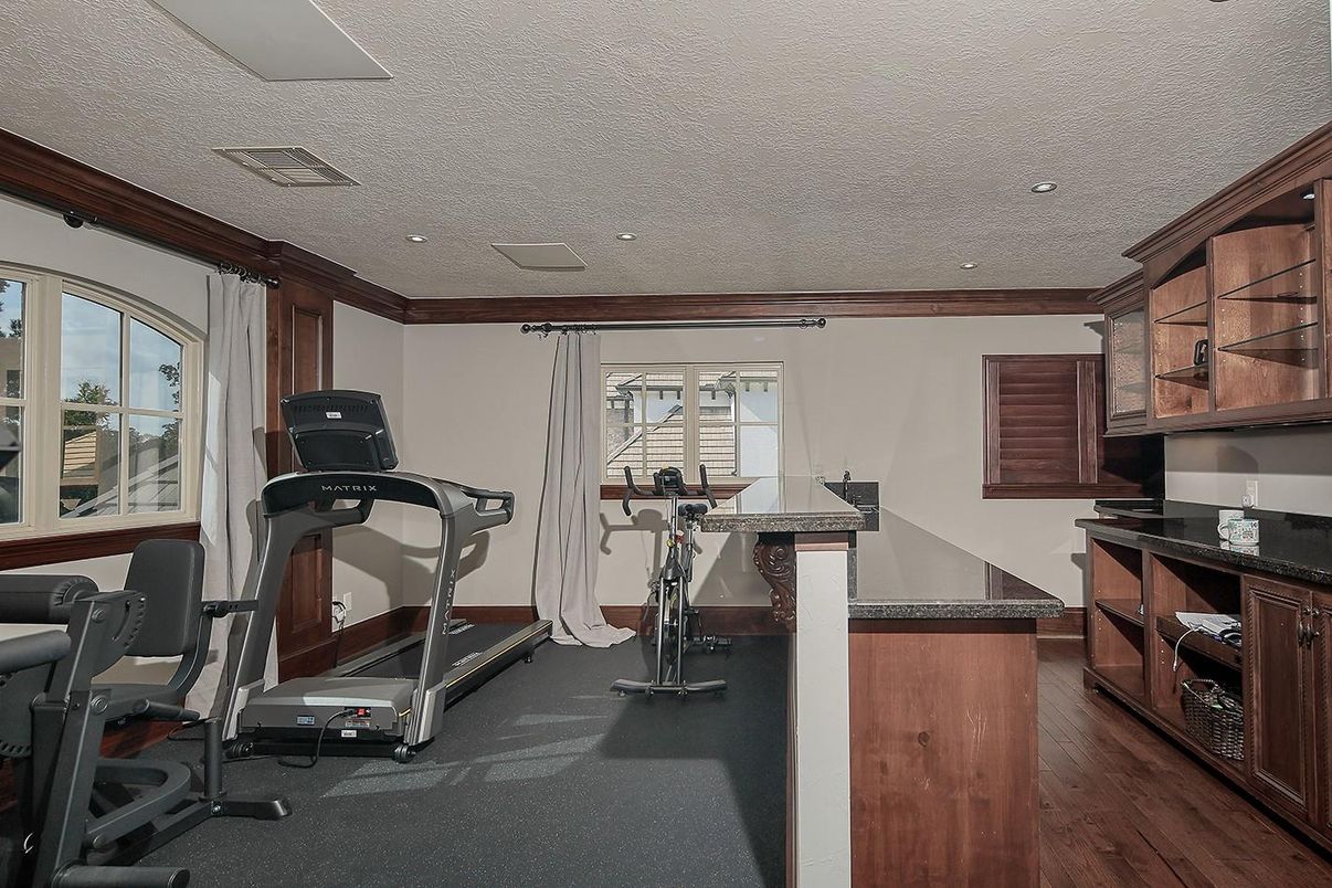 Fitness Equipment, Interior, Recessed Lighting, Wood Texture Flooring