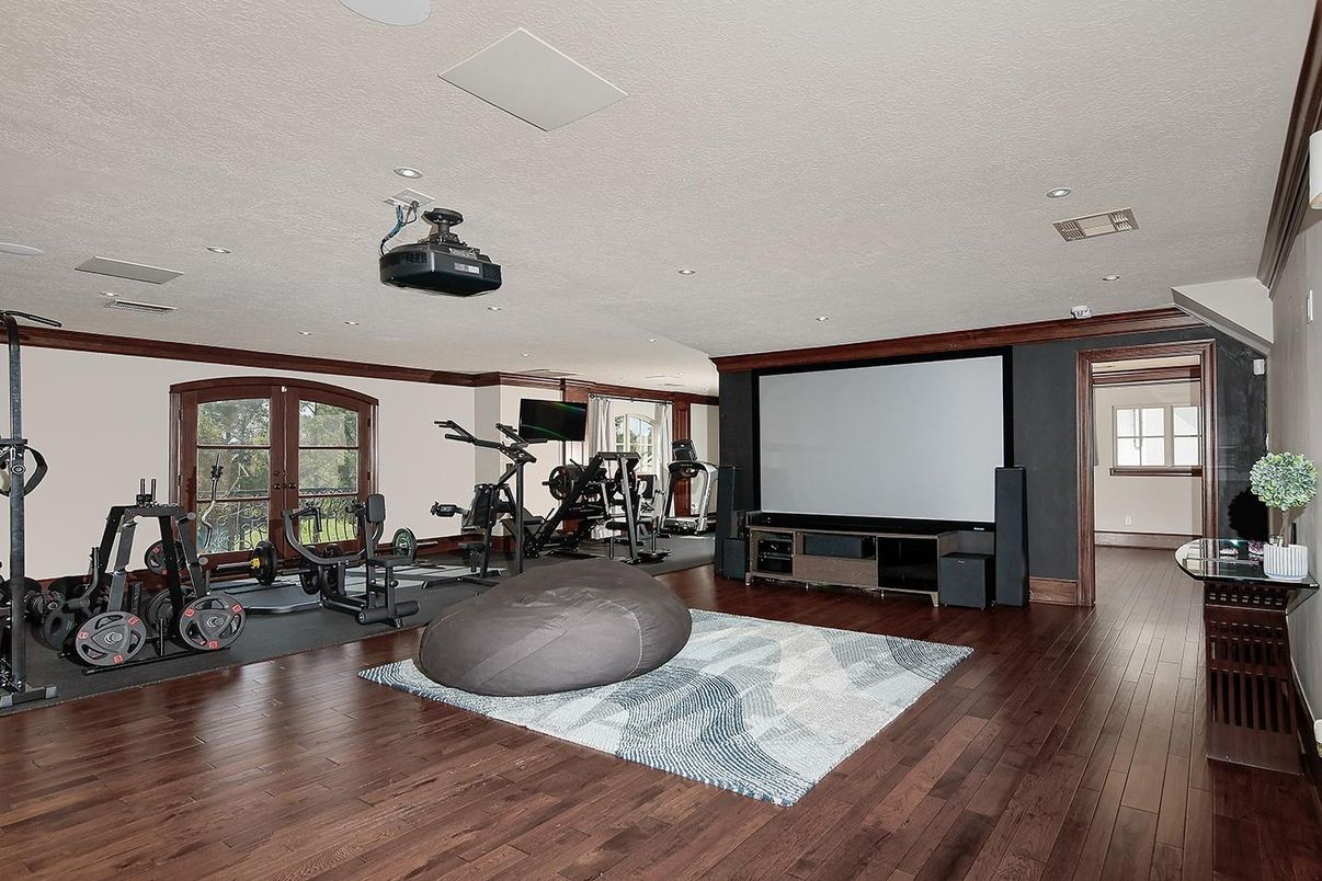 Fitness Equipment, Interior, Recessed Lighting, Wood Texture Flooring