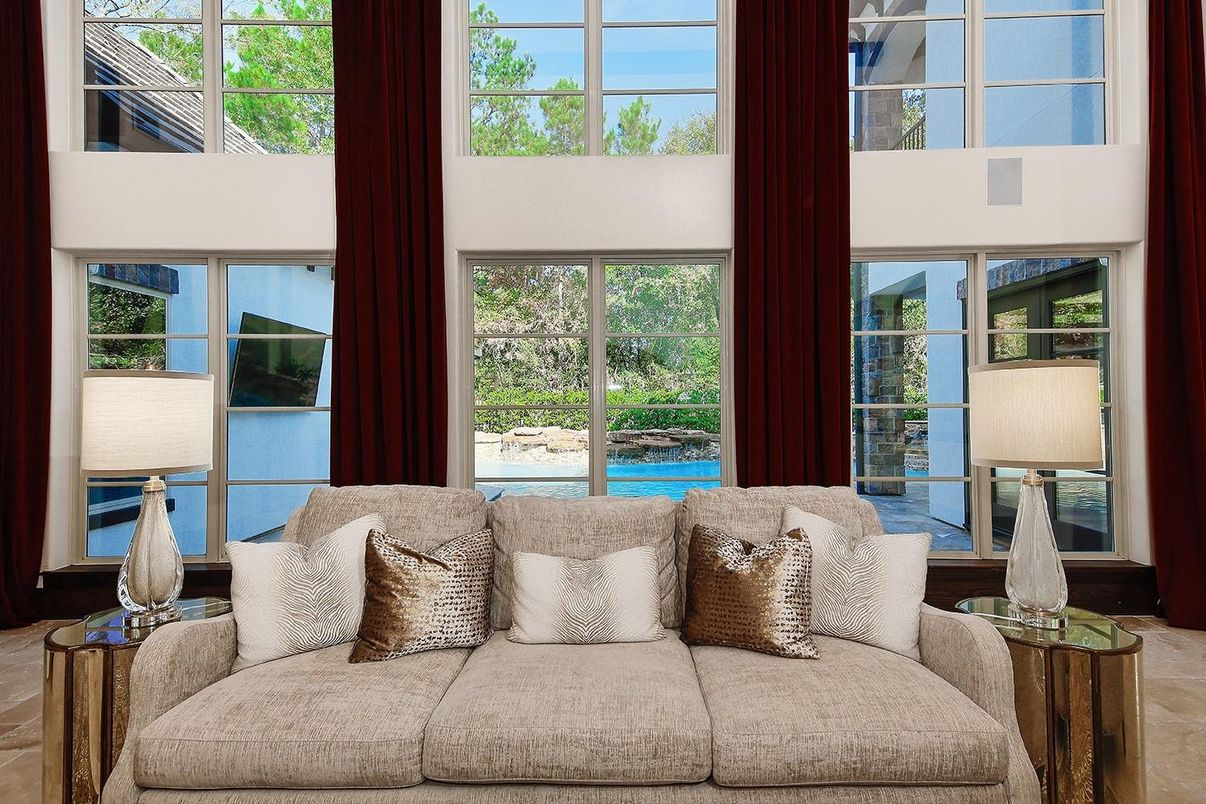 Interior, Living room, Water