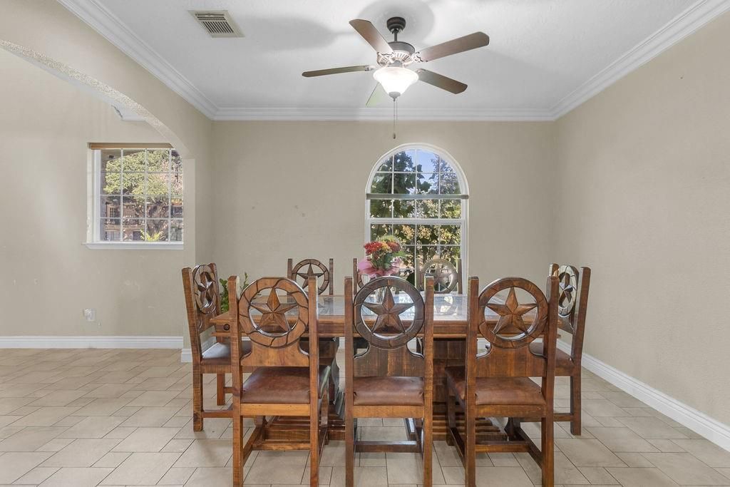 Dining room, Interior