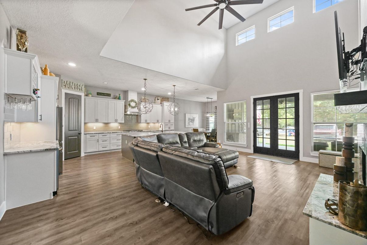 Interior, Kitchen, Living room, Pendant Lights, Recessed Lighting, Wood Texture Flooring