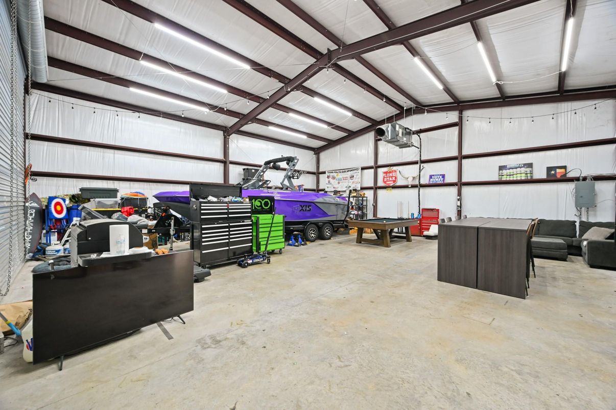 Game Room, Garage, Interior