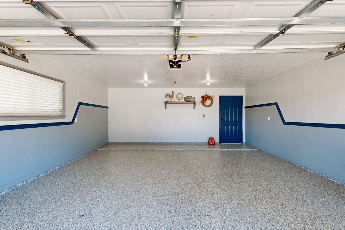 Garage, Interior
