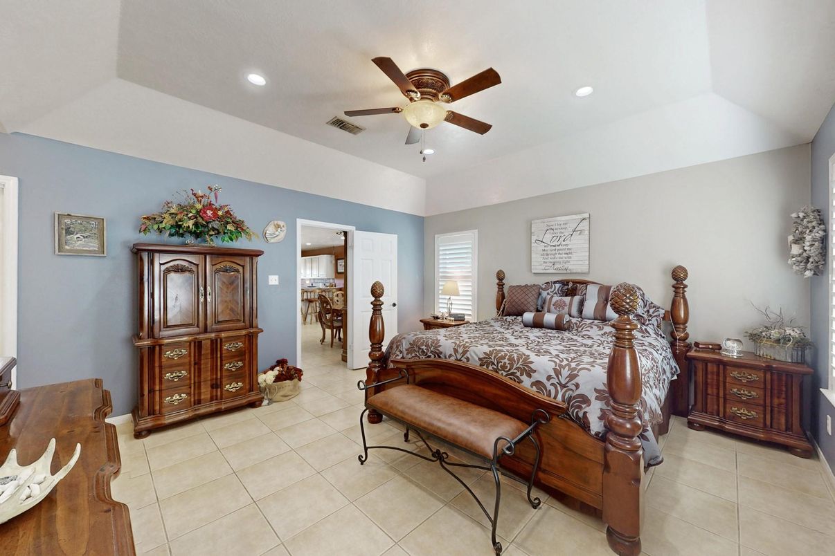 Bedroom, Interior, Recessed Lighting