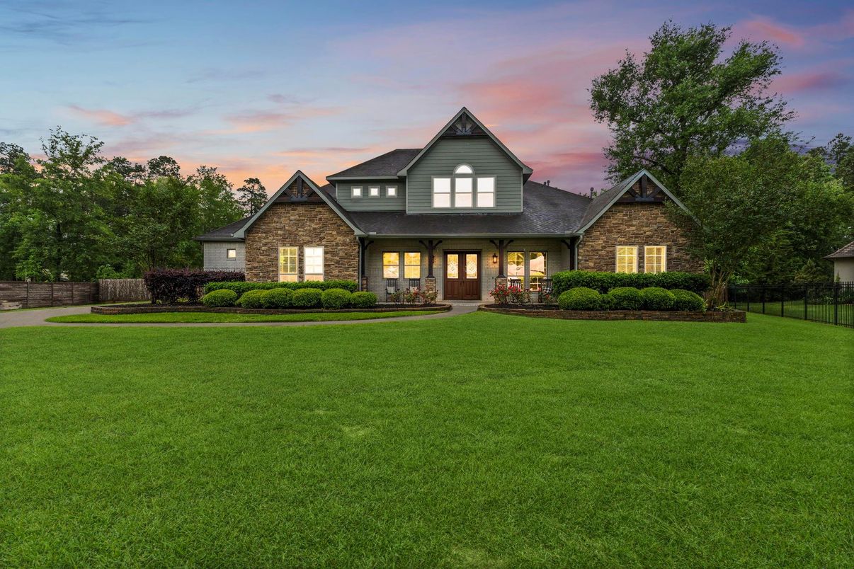 Exterior, Facade, Brick Facade, Brick Traditional