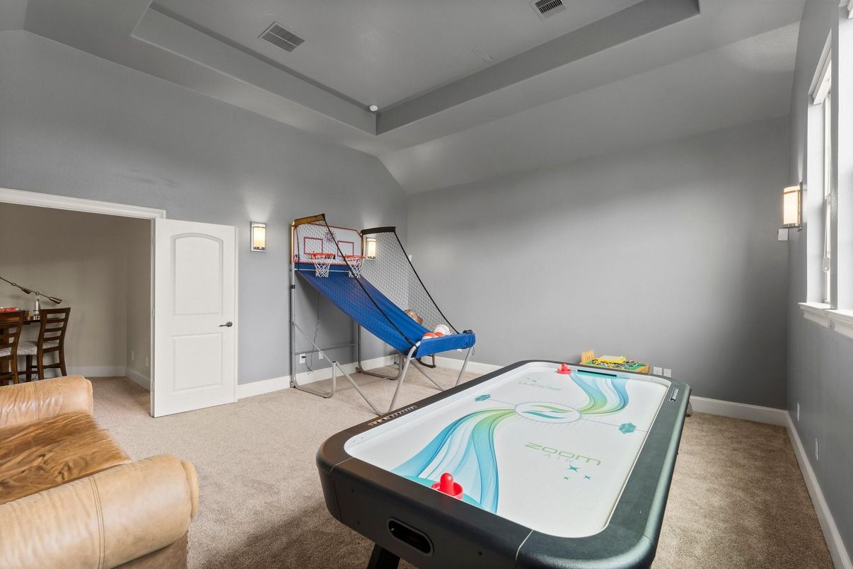 Game Room, Interior