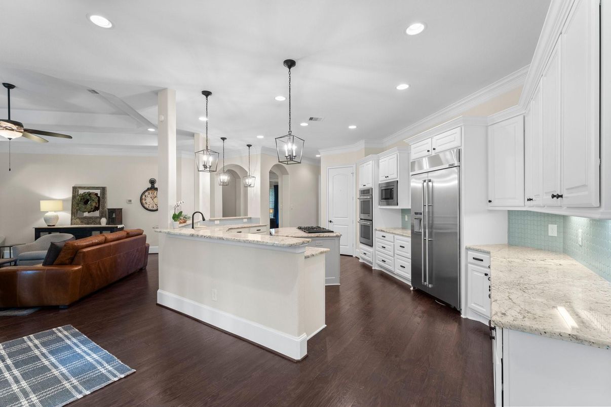 Interior, Kitchen, Living room, Pendant Lights, Recessed Lighting, Stainless Steel Appliances, Wood Texture Flooring