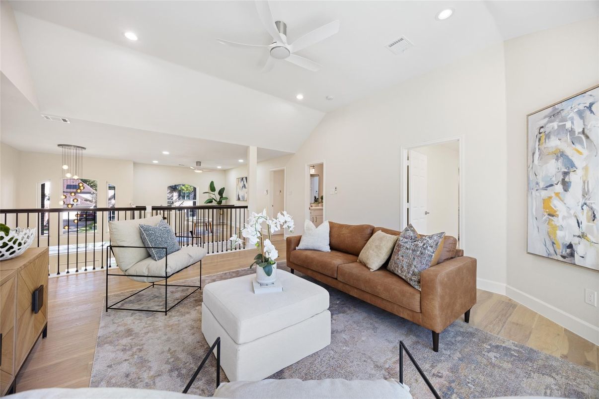 Interior, Living room, Pendant Lights, Recessed Lighting, Wood Texture Flooring