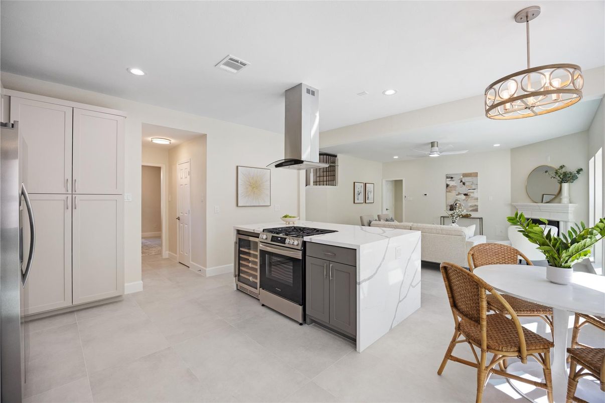 Chandelier, Dining room, Interior, Kitchen, Living room, Pendant Lights, Recessed Lighting