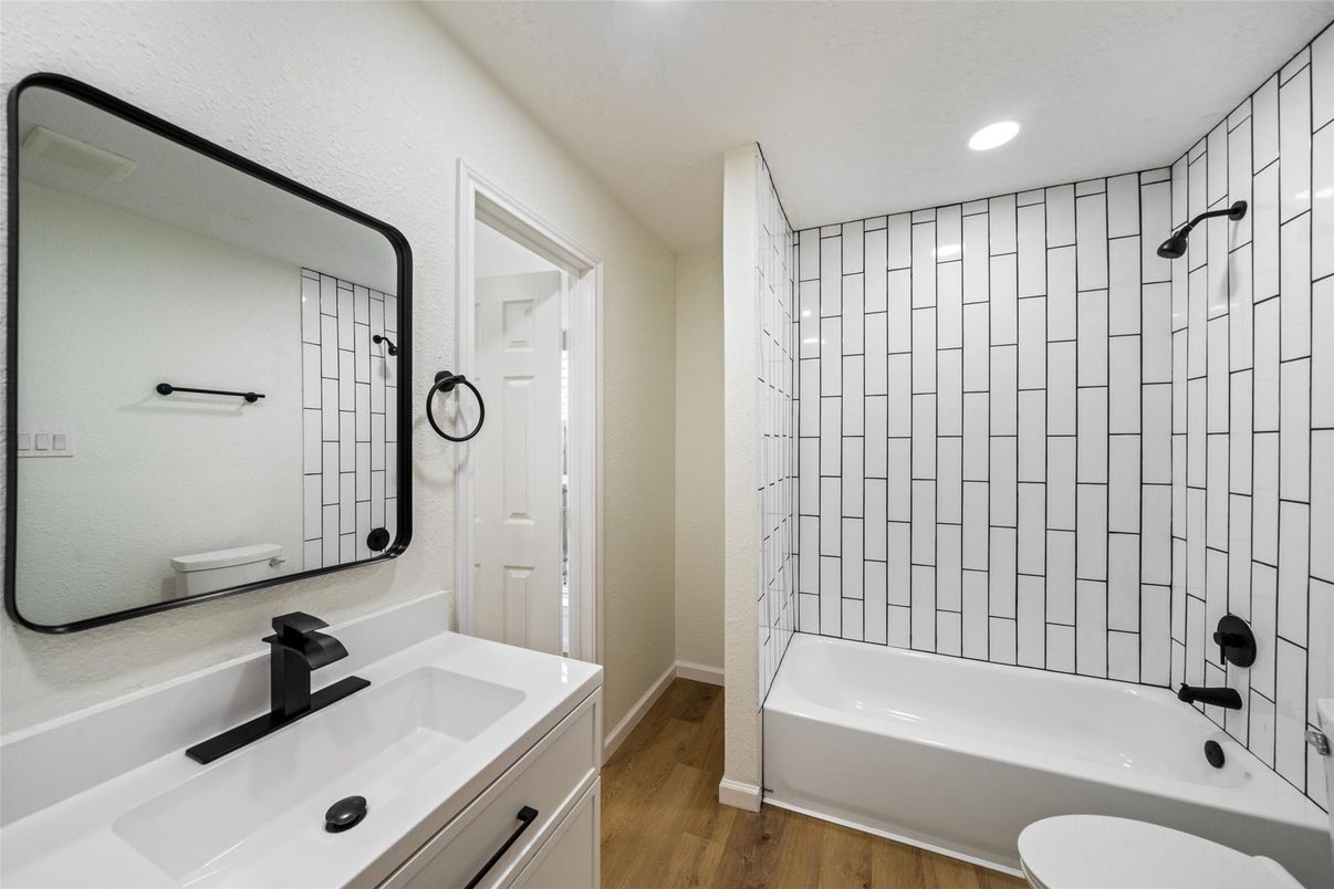 Bathroom, Interior, Recessed Lighting, Wood Texture Flooring