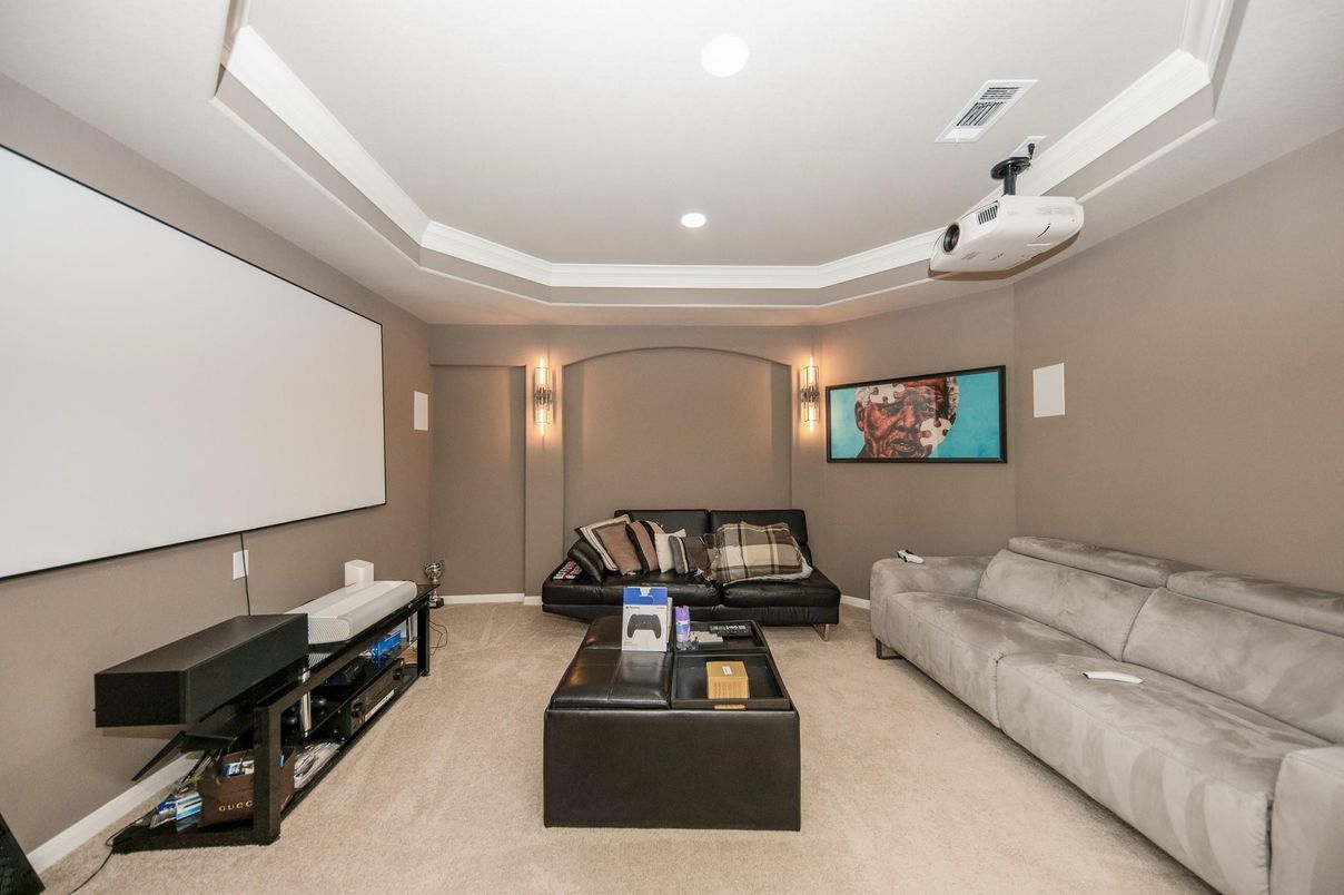 Interior, Projection Screen, Recessed Lighting, Theatre Room