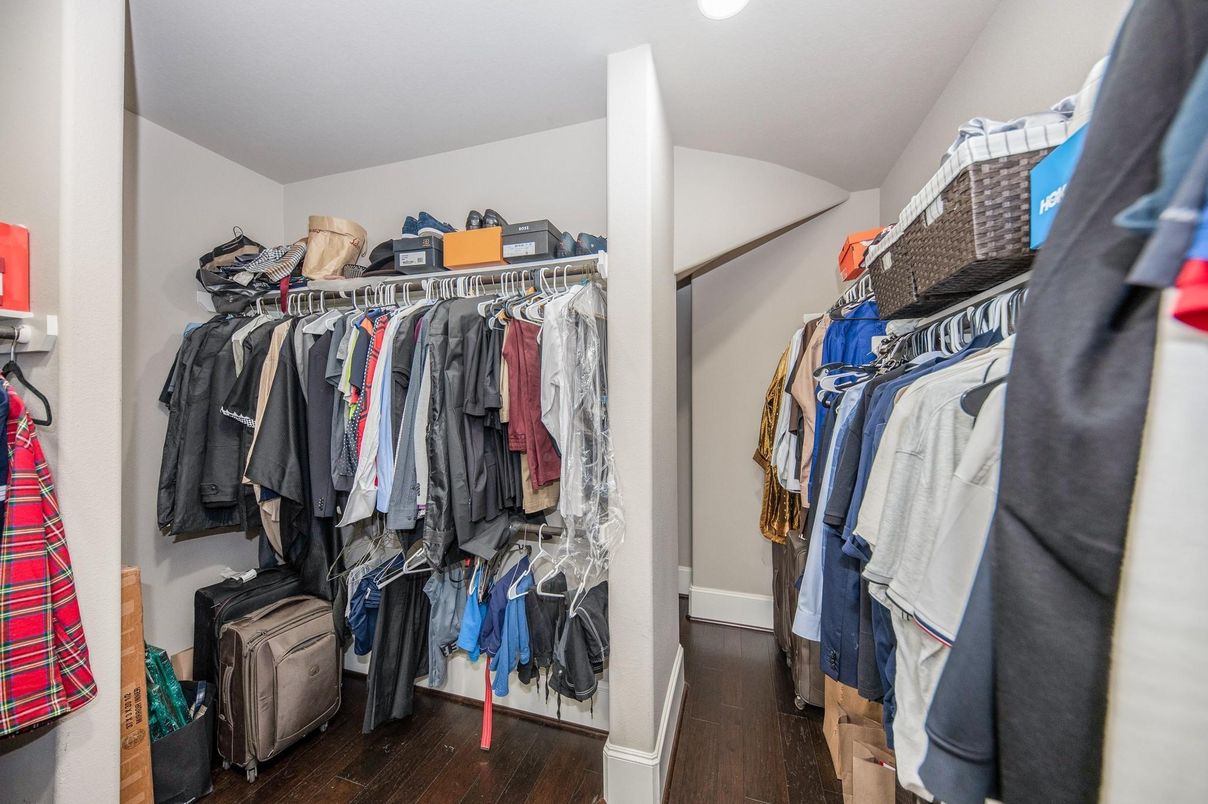 Interior, Recessed Lighting, Walk-in Closets, Wood Texture Flooring