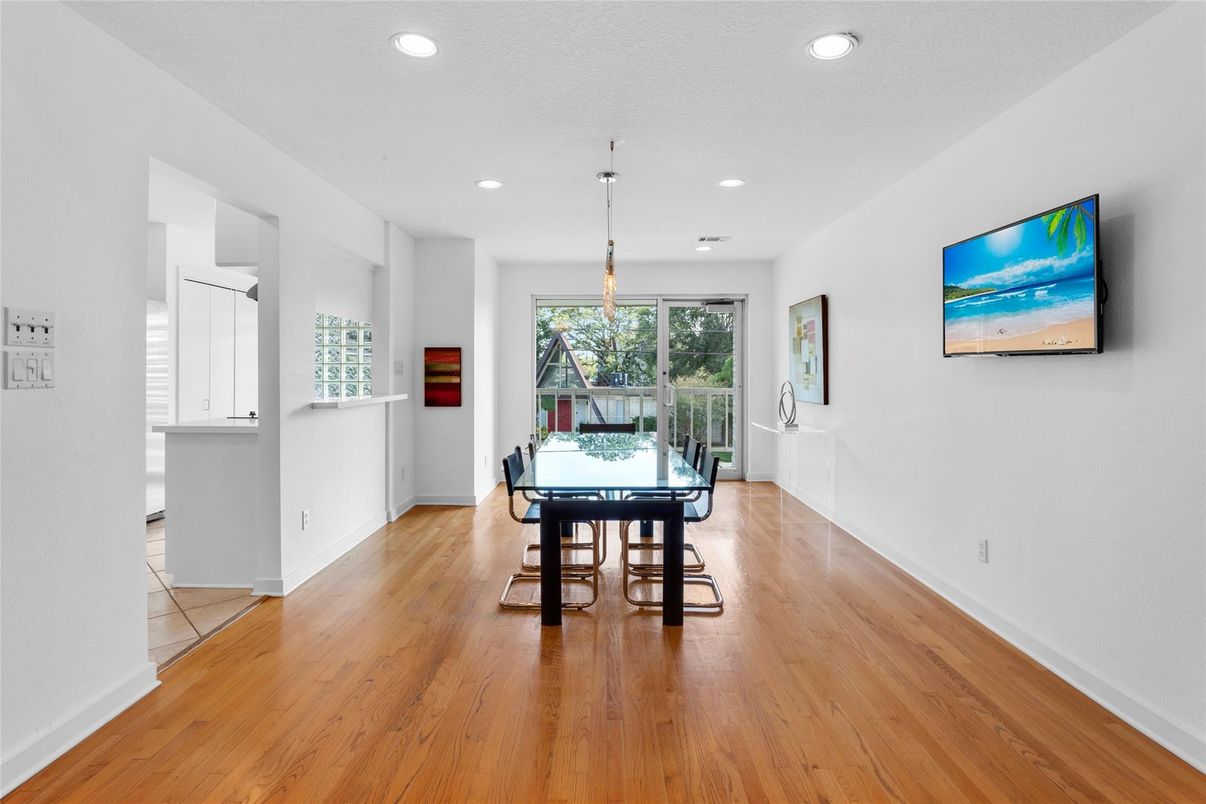 Dining room, Interior, Pendant Lights, Recessed Lighting, Wood Texture Flooring