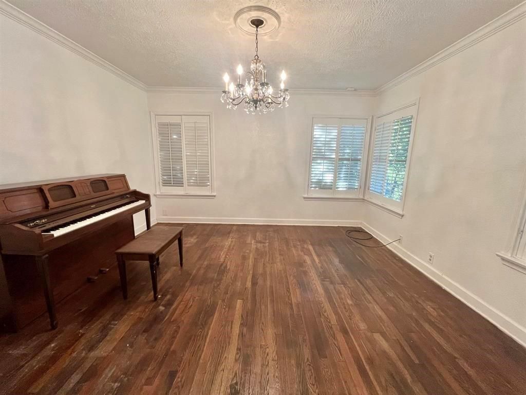 Chandelier, Interior, Piano, Wood Texture Flooring