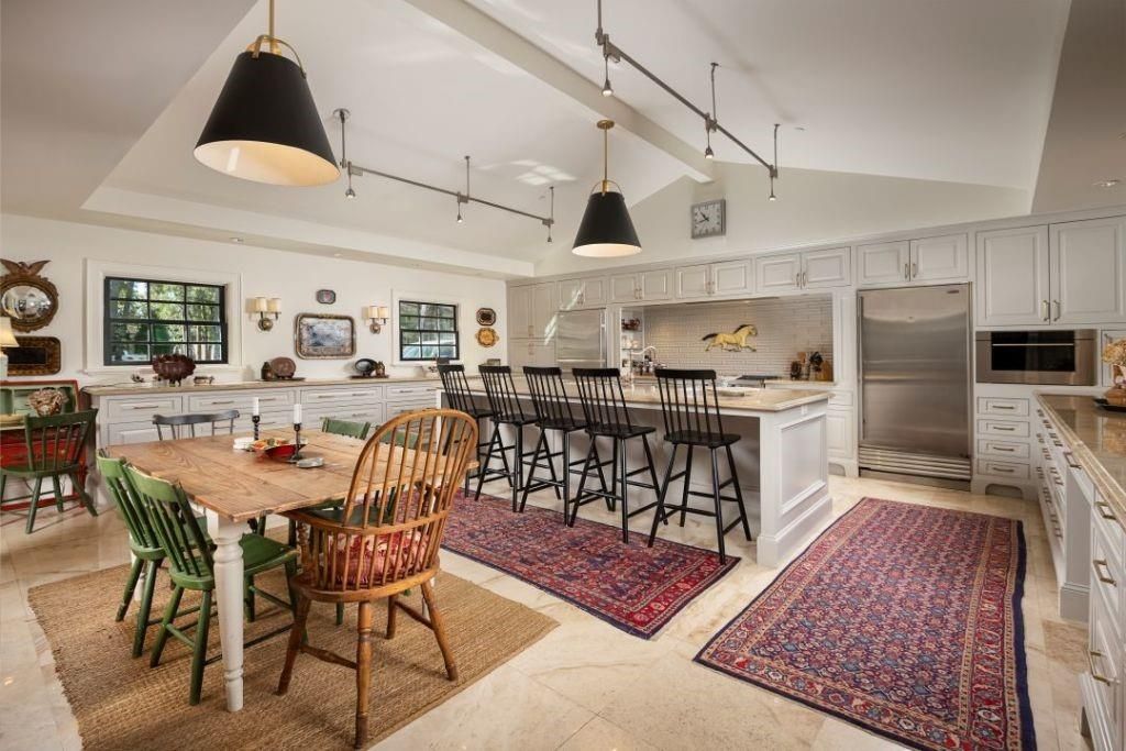 Dining room, Interior, Kitchen, Pendant Lights, Stainless Steel Appliances