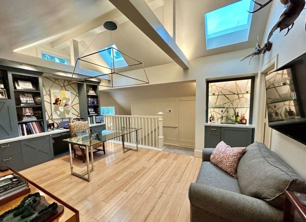 Interior, Pendant Lights, Wood Texture Flooring