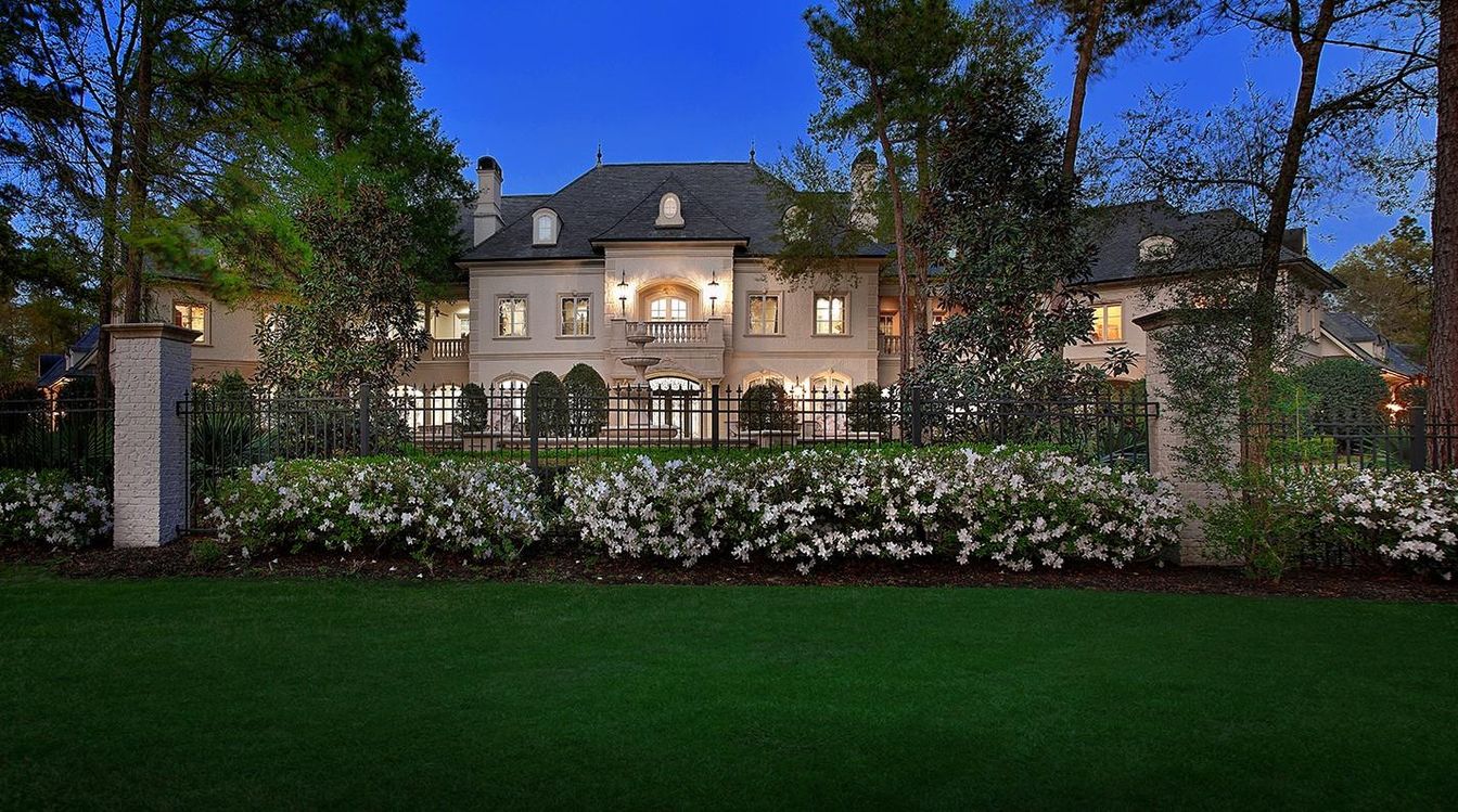 Backyard, Exterior, Facade, French Provincial